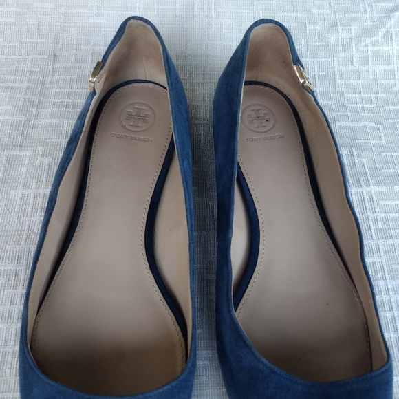 Tory Burch Women's Elizabeth Suede Gold Pin Accent Pointed Flat Blue Pumps 11 - Picture 3 of 12